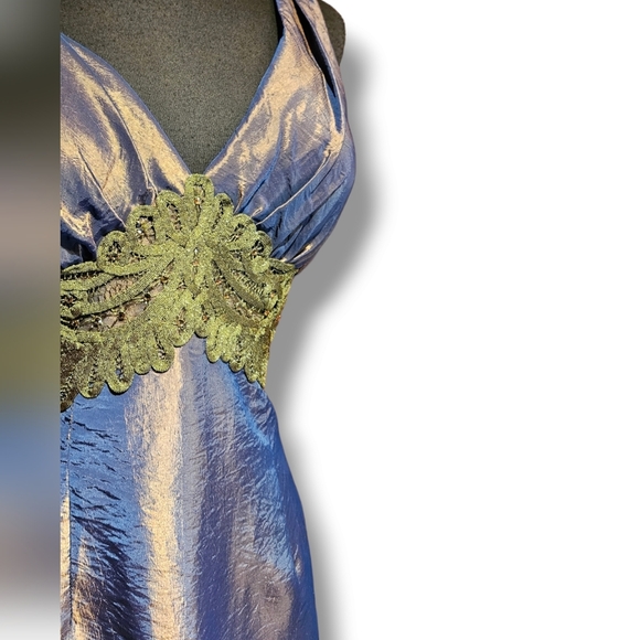 Metallic lace and beaded evening dress. Purple/bronze. Size 10. Lace Detailing - Picture 5 of 9